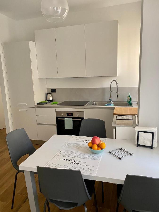 מילאנו Casa Motti, Accogliente Appartamento Ristrutturato In Repubblica מראה חיצוני תמונה
